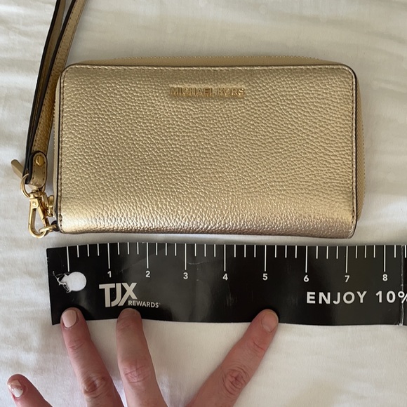 Michael Kors metallic wristlet - Picture 8 of 10